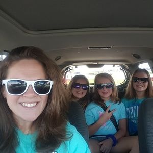 Meet your Posher, Jennifer